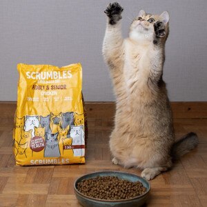 Cat likes Scrumbles Adult Chicken Dry Cat Food - 2.5kg Composition